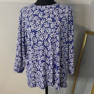 European Blue and White Leaf Pattern Long Dolman Sleeve Top bright airy